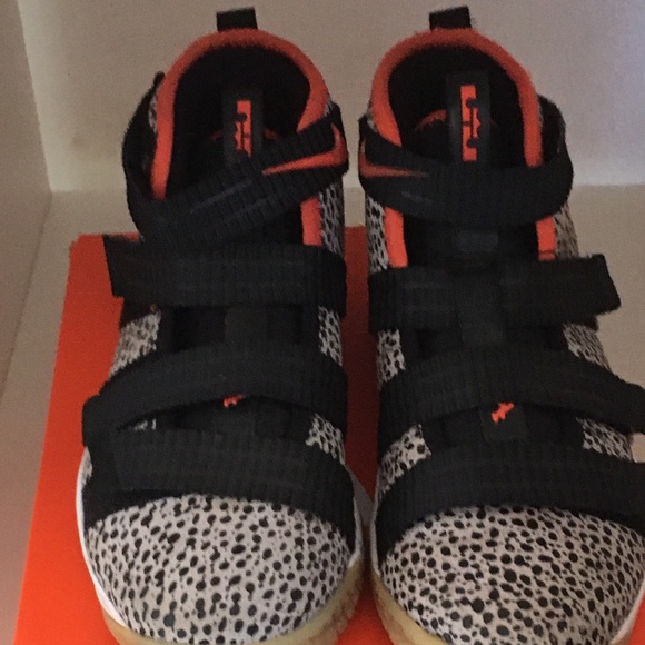 LeBron James shoes 1Y - Picture 1 of 3